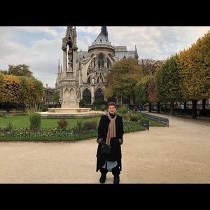 Meet your Posher, Adrienne